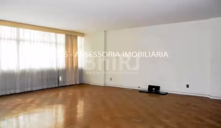 LARANJEIRAS - RUA SOARES CABRAL -  Excelente apartamento com 4 quartos e vaga