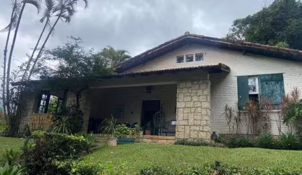 Corrêas - 2.000m² de terreno; 150m² área construída