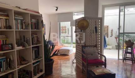 Apto. 108m² , Fundos, Silencioso, Térreo com terraço privativo junto à Cobal do Humaitá