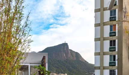 BANDEIRA DE MELLO VENDE COBERTURA DUPLEX NO LEBLON EM PRÉDIO NOVO. VENHA CONHECER