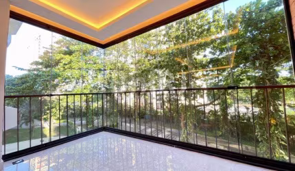 Apartamento Novo Leblon. 3 qtos (1suite). Totalmente reformado! Ampla sala integrada com varanda! 104 m2. 2 vagas. Desocupado. 1.890.000.