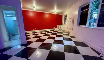 Catete! Casa Triplex Desocupada - Rua Pedro Américo . 3 qtos 1 suíte - ótimo terraço! 6 minutos para o metrô Catete