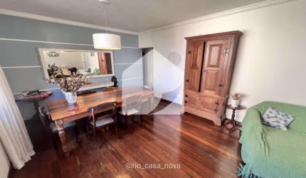 Laranjeiras: espaço, luz natural e excelente localização!