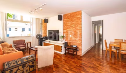 BANDEIRA DE MELLO VENDE COM EXCLUSIVIDADE NO LEBLON. APARTAMENTO COM SALA EM DOIS AMBIENTES 03 QUARTOS. VENHA CONHECER