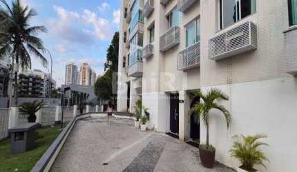 Av. Lucio Costa - 2 quartos- frontal mar-74m2