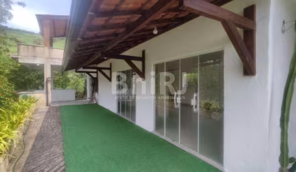 Excelente casa bem localizada