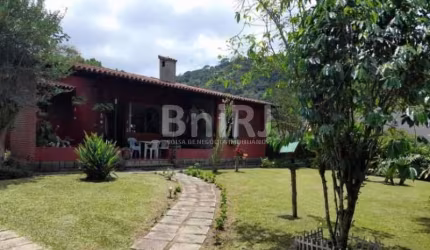 CHARMOSA CASA DE CAMPO LINEAR EM ALBUQUERQUE TERESÓPOLIS RJ