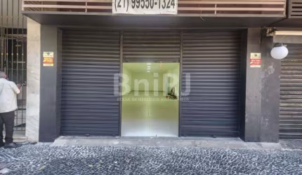 Excelente Loja comercial com contendo 120metros totalmente reformada com parte hidráulica e dois banheiros novos.
