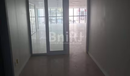 AMPLA SALA EM PREDIO COMERCIAL - CENTRO DE PETROPOLIS RJ.