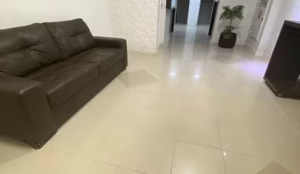 Apartamento de 2 dormitórios com Suíte e vista Panorâmica a 200m
