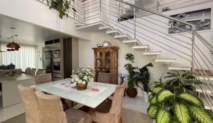 Triplex no Centro de Piçarras com flat no ultimo andar!