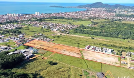 Terreno a venda em Penha. Pronto para construir