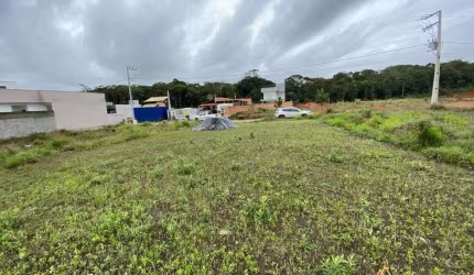 Terreno a venda no bairro Itacolomi em Piçarras-SC
