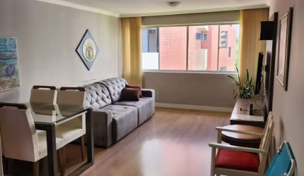 Vende-se apartamento semimobiliado no batel
