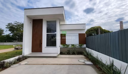 Casa em Condomínio de Alto Padrão na Hípica, Porto Alegre-RS: 3 quartos, 1 suíte, 2 banheiros, 100m² - Imperdível!