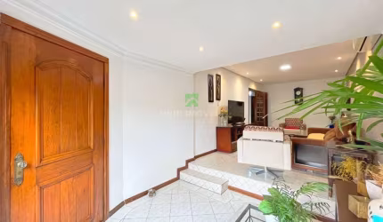 Espetacular Casa à Venda em Porto Alegre-RS, no Bairro Cavalhada: 3 Quartos, 1 Suíte, 2 Salas, 4 Banheiros, 6 Vagas de Garagem, 156 m².