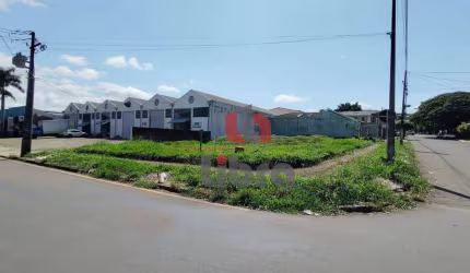 Terreno comercial de esquina na Vila Santa Izabel.