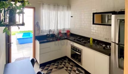 Casa a venda no bairro Vila Emília.