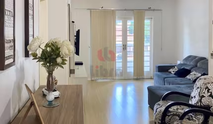 Casa a venda no bairro Jardim São Francisco.