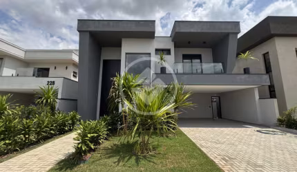 Casa com 340 m2 em condomínio fechado no Arborais, com 5 suítes, piscina e armários. codigo: 110202