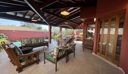 Casa Condomínio com Piscina, gourmet lindo e quintal verde codigo: 77140