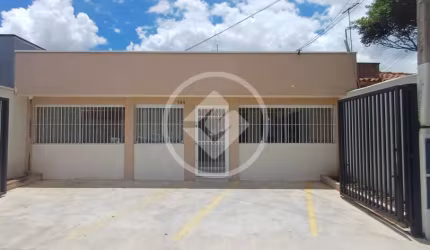 Casa no Guanabara, com salão comercial na frente e edícula no fundo codigo: 107077