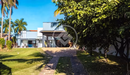 Casa Luxuosa em Condominio com 5 suítes codigo: 98963