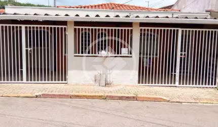 Casa de 154 m2, com 3 dormitórios sendo 2 suítes, bem localizada com ótimos cômodos, na Vila Boa Vista em Campinas. codigo: 122597