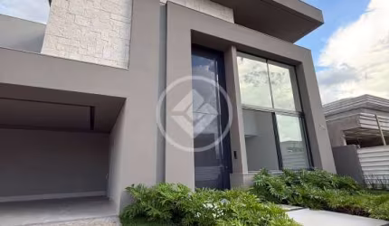 Mansão de Luxo no Supremo Italia, projeto assinado pela Ilana Santiago, acabamento todo no porto belo, 4 suítes sendo uma master com closet e sacada com vista pra piscina, com elevador. codigo: 106929