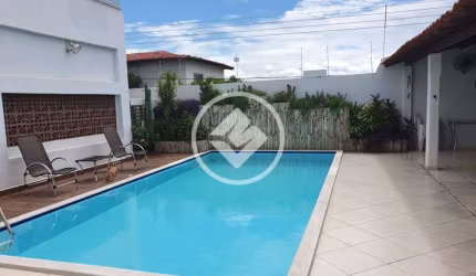 Vende-se casa Residencial/comercial de 330 m² em localização privilegiada - Bairro Jardim Cuiabá -  2 quartos, 1 suíte e 1 suíte máster - Cuiabá (MT) - Valor: R$ 1.990.000,00 codigo: 107185