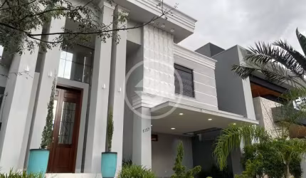 Belíssima casa no Condomínio Portal da Mata, com estilo neoclássico, fachada imponente e sofisticada ✅280 m2 de construção codigo: 78340