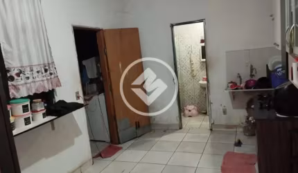 Vende-se 3 casas em área de 300 m² no bairro Parque do Lago - 3 peças cada - Várzea Grande (MT) - Valor: R$ 192.600,00 codigo: 107200