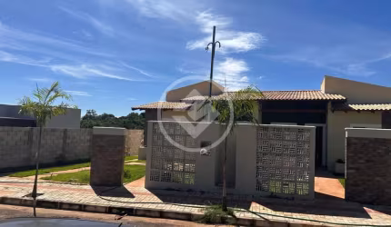 LINDO SOBRADO EM CHAPADA DOS GUIMARÃES, 2 SUÍTES, 125M² DE ÁREA CONSTRUÍDA, 290M² DE TERRENO, PRÓXIMO A PRAÇA. codigo: 70093