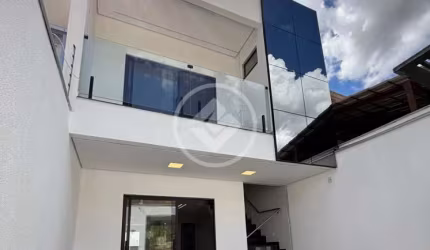 CASA DUPLEX 3 QTOS  DE ALTO PADRAO codigo: 109336