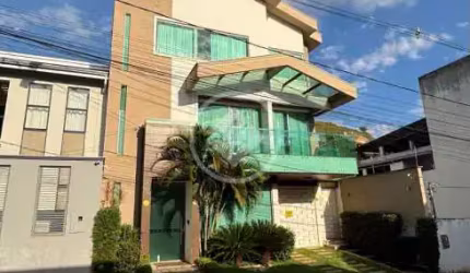 CASA DE 4 QTOS COM PONTO COMERCIAL NO TERREO codigo: 116087