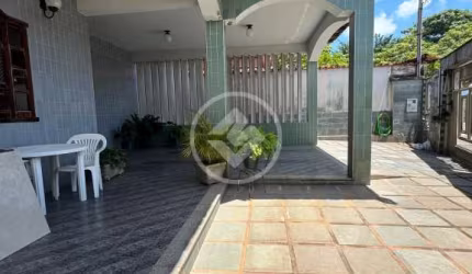 EXCELENTE CASA DE 5 QTOS codigo: 121055