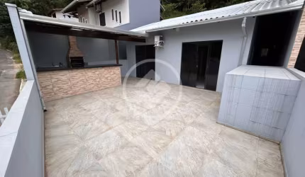 Ampla Casa à Venda no Bairro Fazendinha - Itajaí (SC) codigo: 98346