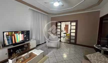 Casa com  260m² e piscina - Viva em uma região privilegiada de Balneário Camboriú! codigo: 64441