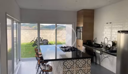 Locação de casa em condomínio de 250m2 no prestigiado Condomínio Cataguá Way em Taubaté codigo: 113049