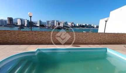 casa duplex com piscina no centro com 391 m2 com uma vista sensacional das praias de Guarapari codigo: 95575