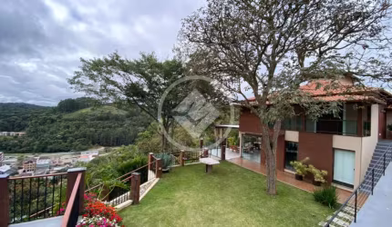 Casa Duplex com 6 suítes e vista para pedra do Lagarto à venda em Domingos Martins/ES codigo: 85982