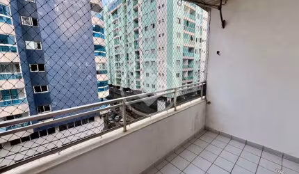 Excelente apartamento com vista para o mar de 2 quartos , sendo 1 suíte, prédio com elevador na praia do morro. codigo: 98532
