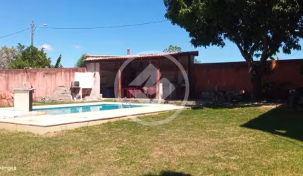 linda chácara a venda em Guarapari ,com 5.250 m2, casa com 2 quartos, área de lazer e um belo lago , pomar com muitas frutas , tudo isso a 6 km da praia do morro codigo: 97132