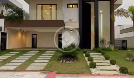Casa Duplex 3 suítes com closet 4 vagas de garagem condomínio fechado em Interlagos. codigo: 47960