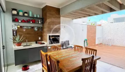 Casa na vila morumbi/Rita Vieira 1 suite e 2 quartos, piscina e área gourmet codigo: 100864