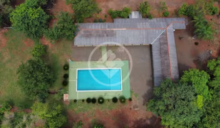 Linda Chácara / Pousada Rural, saída para Rochedo, a 40 km de Campo Grande-MS, apenas 8 km de estrada de chão codigo: 88238