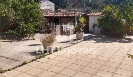 Ótima casa de 3 quartos disponível para locação ou venda, na Rua dos Flamboyants, Engenho do Mato, Niterói-RJ