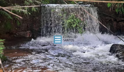 Fazenda à venda, 150000 m² por R$ 650.000,00 - Centro - Bias Fortes/MG