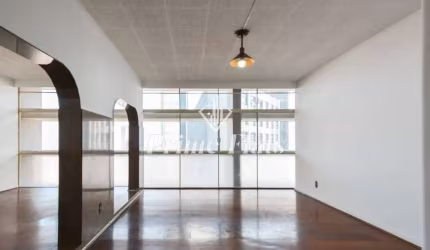 Apartamento disponível para venda no Edifício Copan, com 150m², 2 dormitórios e 2 vagas de garagem