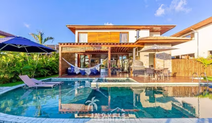 Casa à Venda Alto Padrão em Condomínio em Praia do Forte